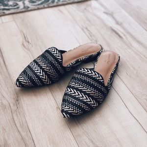 Universal Thread Mules (Size 6.5)